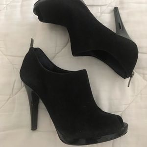 Suede pumps